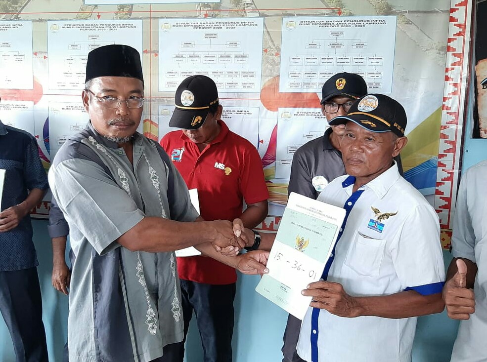 Sertifikat Hak Milik (SHM) milik petambak Dipasena tahap 6 sudah diserahterimakan ke P3UW Lampung dan dibagikan ke petambak