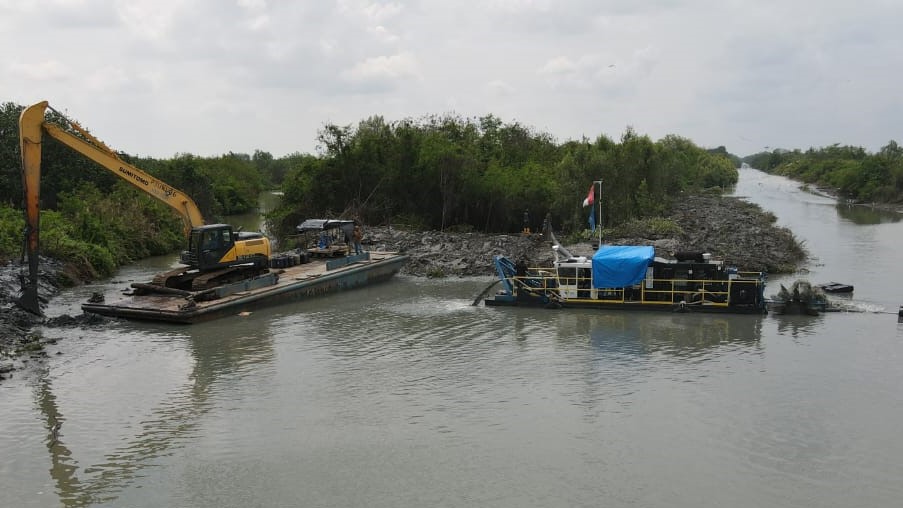 Dredger petambak dipasena NOrmalisasi DAM 4
