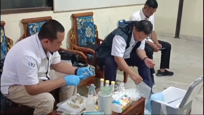 DKP Provinsi Lampung bersama Balai Besar Perikanan Budidaya Laut (BBPBL) Lampung melaksanakan kegiatan identifikasi dan monitoring kesehatan udang dan lingkungan tambak udang Dipasena, Kamis16/05/2024